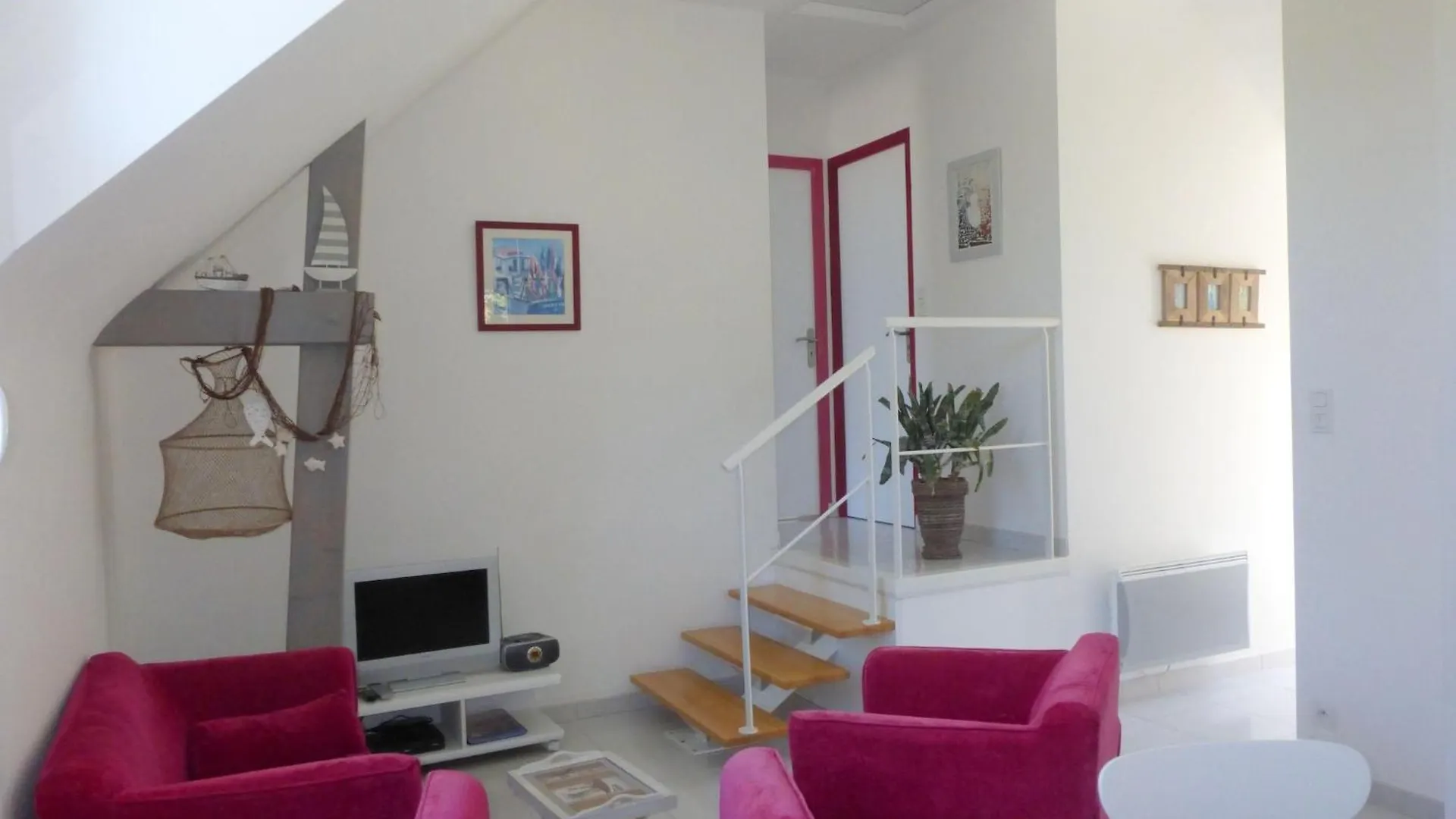 Nice Holiday Appartment With Private Terrace 3 Erquy Appartement